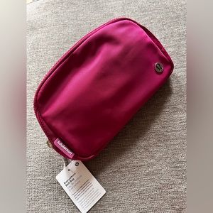 Lululemon Everywhere Belt Bag